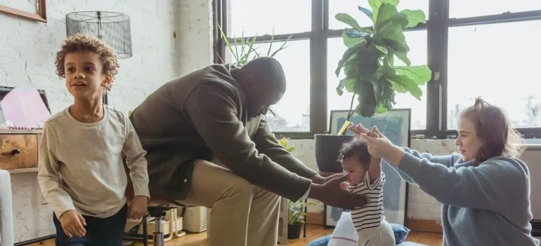 Parents spending time with their kids even though moving long distance with kids can be very time consuming.