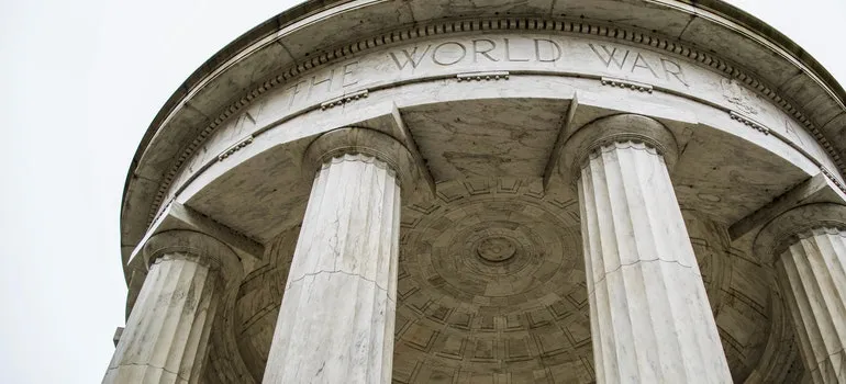 monument dedicated to all the soldiers who died in WW2.