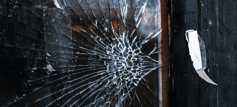 Broken mirror or any other stuff is a reason you shouldn't rely on your friends to help you pack for relocation from Arlington