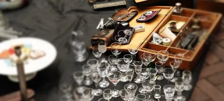 a garage sale as a way to get rid of clutter before leaving your Gaithersburg home