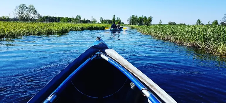 kayak on Potomac River representing one of the Virginia places to settle with your kids