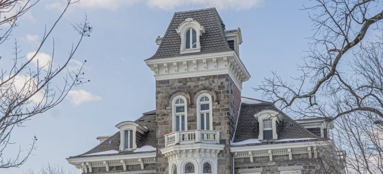 cold snow building construction in baltimore which is one of the popular places people move to in maryland