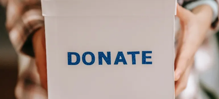 A box with a "Donate" label