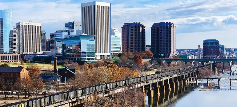 A person looking at buildings in Richmond thinking why is Virginia a great place for military families
