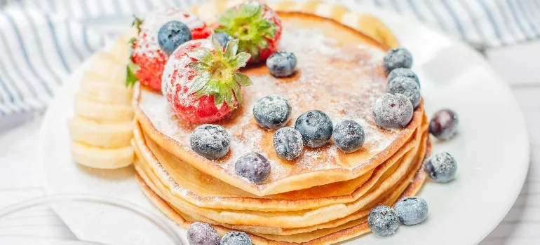 pancakes with fruit as almost all family-friendly restaurants in Maryland serve them