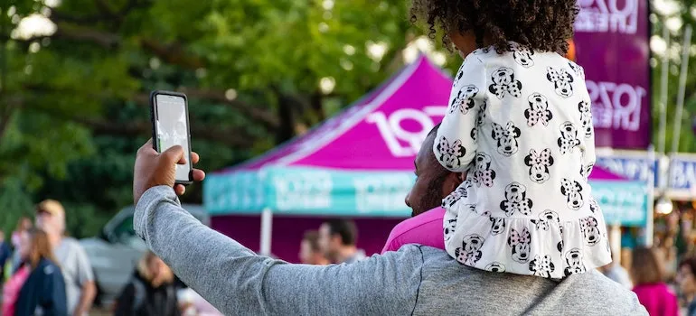 picture of father taking a photo