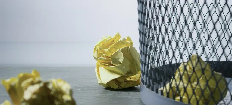 someone who didn't reduce waste when moving