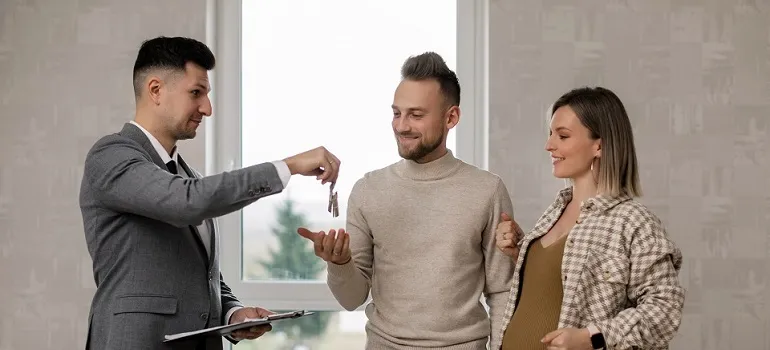 a man moving from Washington DC with a family