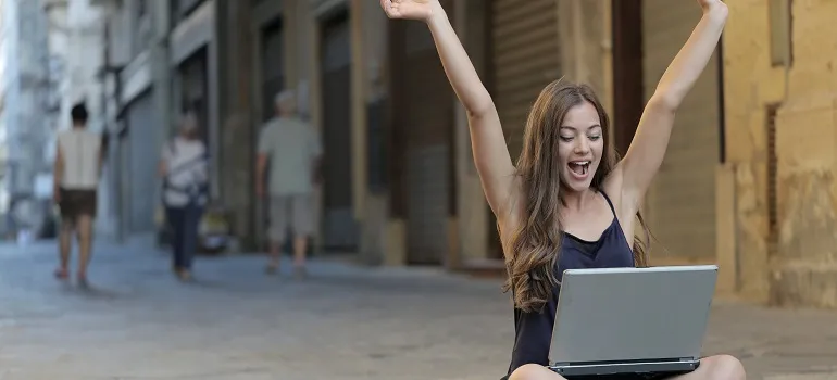 a happy digital nomad