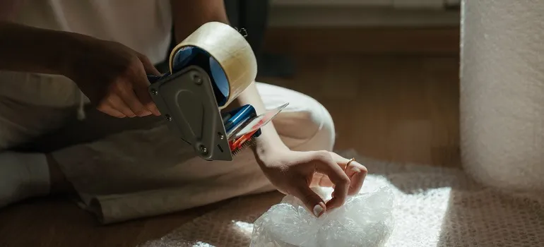 someone packing in Maryland